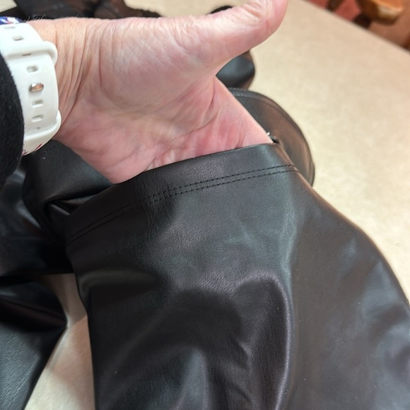 Madden NYC Juniors Faux Leather Jogger Pants Black Buttery Soft Cargo Size M - Picture 10 of 11